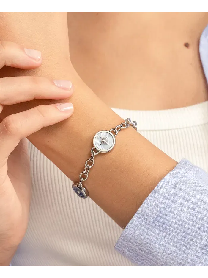 Браслет с подвесками Signature Charms серебристого оттенка Olivia Burton — изображение 4 из 5