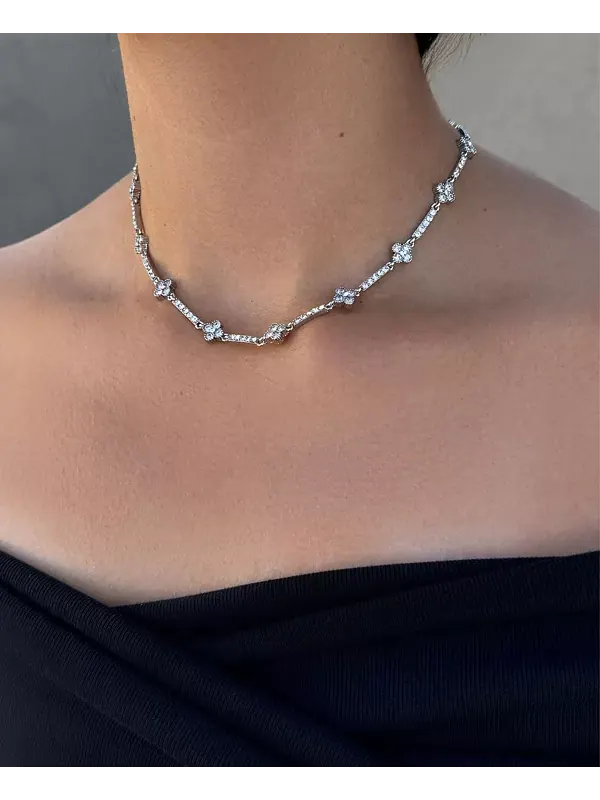 Серебряное теннисное ожерелье с хрустальным клевером Adornia — изображение 3 из 4, оттенок серебряный