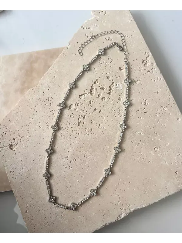 Серебряное теннисное ожерелье с хрустальным клевером Adornia — изображение 4 из 4, оттенок серебряный