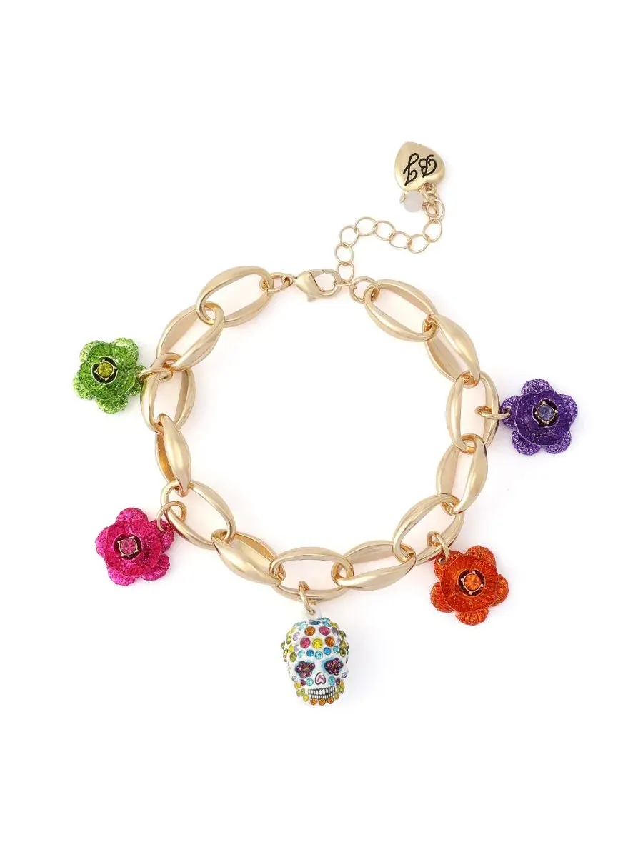 Браслет с подвеской-черепом и цветочными шармами Betsey Johnson — изображение 1 из 4, оттенок мульти/золотистый