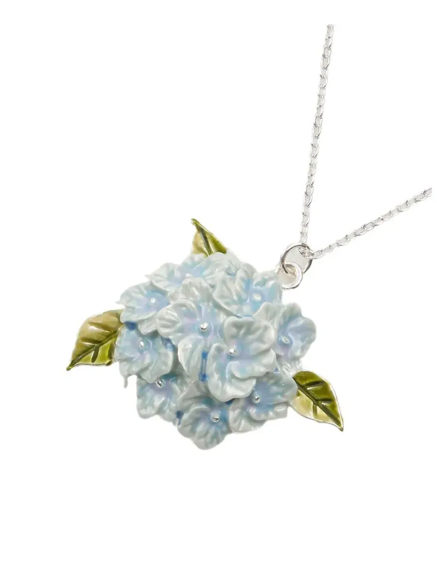 Кулон с эмалевым цветком гортензии Hydrangea Necklace Fable England — изображение 1 из 5, оттенок синий серебристый