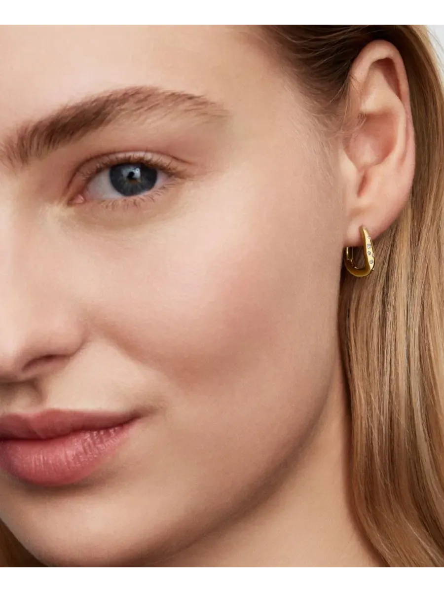 Серьги-кольца с камнями Stone-Set Hoop Pandora — изображение 3 из 3, оттенок золотистый