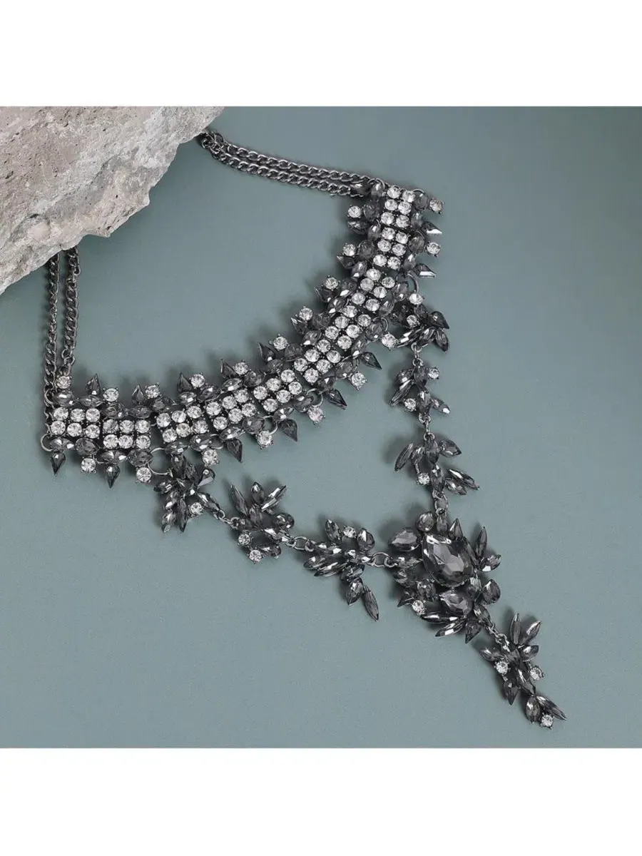 Колье с подвеской Maxi Drop SOHI — изображение 2 из 6, оттенок серебряный