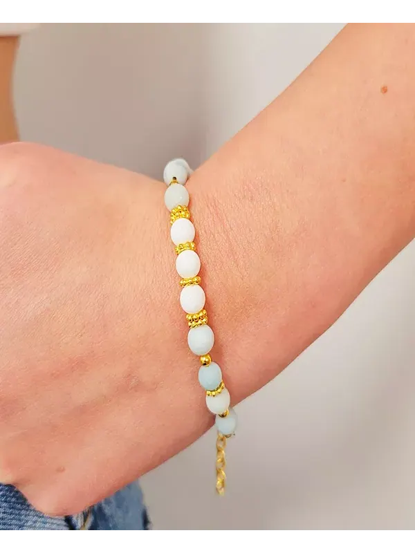 Женский браслет Nurelle Ain с бусинами из амазонита и белого нефрита Minu Jewels — изображение 2 из 2, оттенок золотистый