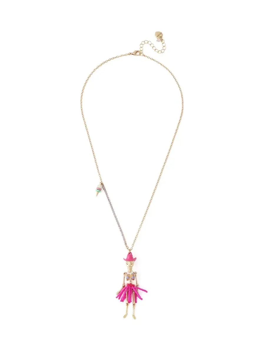 Кулон-скелет в ковбойском стиле с жемчугом, модель Spooky Cowgirl Skeleton Betsey Johnson — изображение 1 из 4