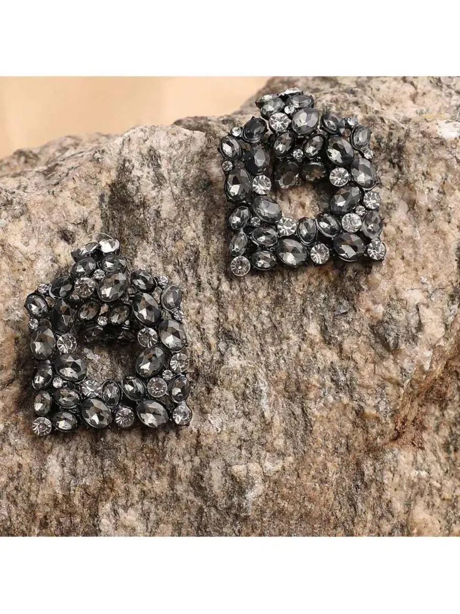 Серьги-подвески с камнем Stone Drop SOHI — изображение 2 из 3, оттенок черный
