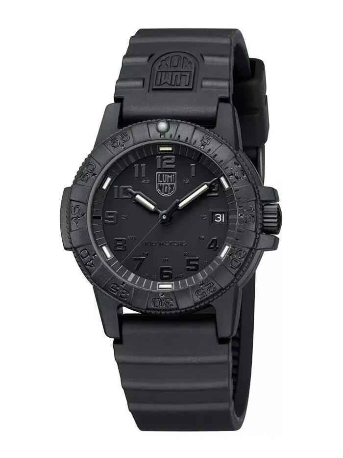 Морская черепаха в кожаном переплете 39 мм СЕРИЯ 0300 - 0301O Luminox — изображение 1 из 2, оттенок мульти