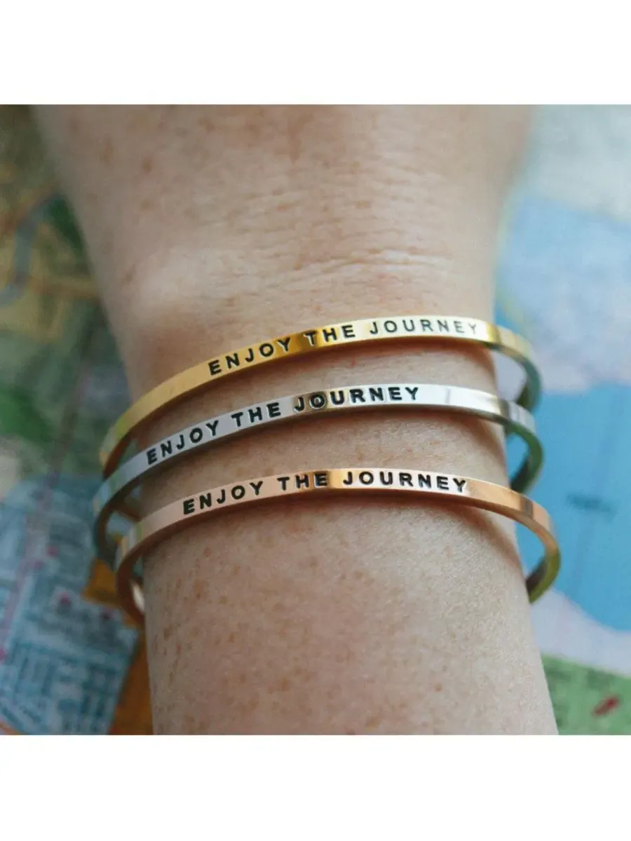 Браслеты Enjoy The Journey / Whisper Mantra, желтое золото/оригинал — изображение 2 из 4, оттенок желтый золотистый