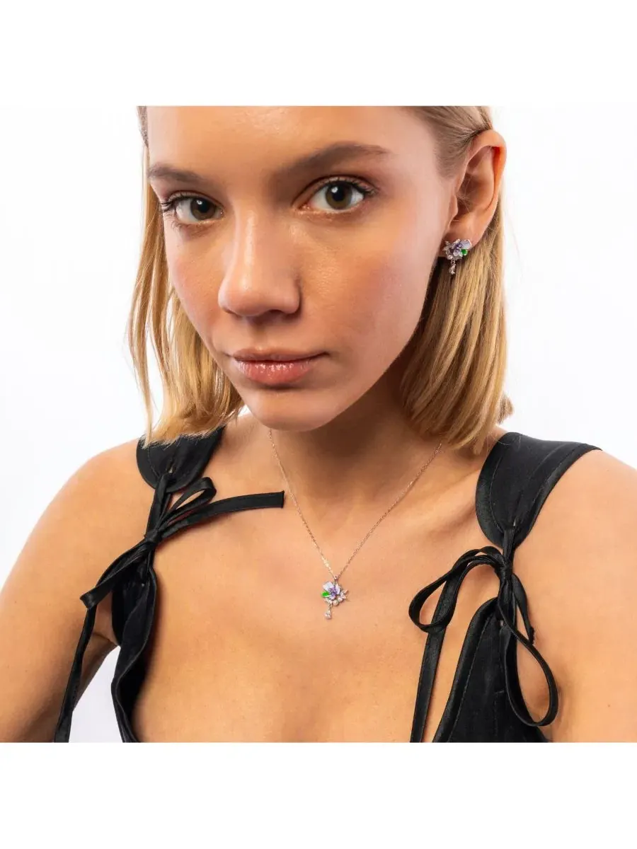 Колье с цветком анютины глазки Pansy Violet Floral Necklace Spero London — изображение 5 из 6, оттенок серебряный