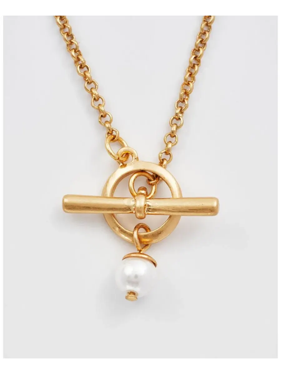 Ожерелье-подвеска Gold Pearl Toggle Charm Fable England — изображение 2 из 5, оттенок золото