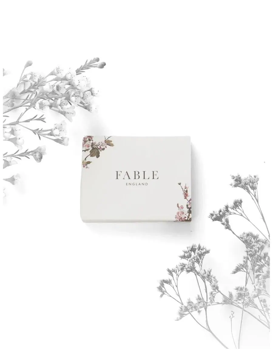 Серьги-кольца с эмалевыми незабудками Forget-Me-Not Hoop Earrings Fable England — изображение 4 из 4, оттенок золото