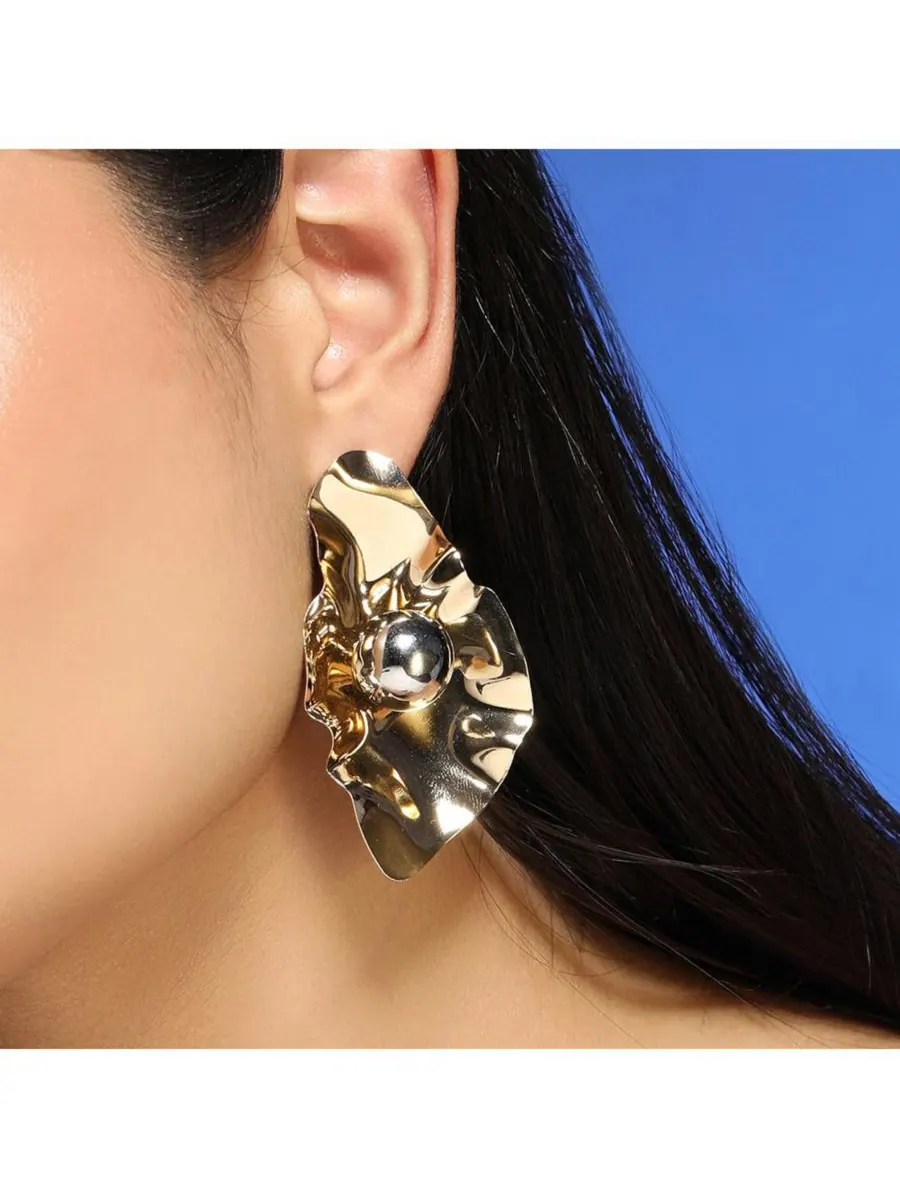 Женские серьги-подвески The Techno-Flora Statement Earrings - California Gold SOHI — изображение 3 из 6, оттенок золото