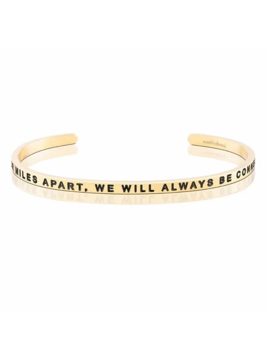 Браслет Side By Side Or Miles Apart, We Will Always Be Connected By Heart Mantra — изображение 1 из 3