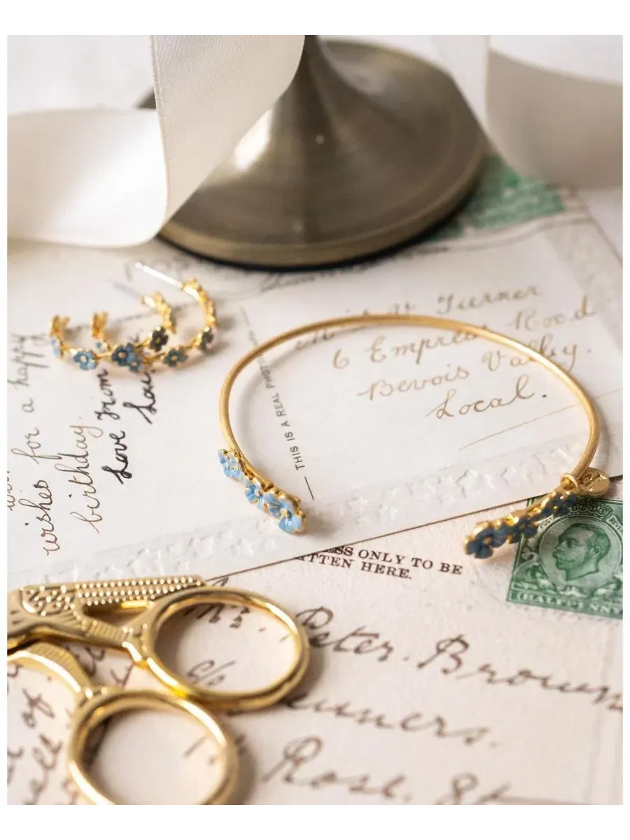 Браслет Forget-Me-Not Bangle Fable England — изображение 2 из 6, оттенок синий золотистый