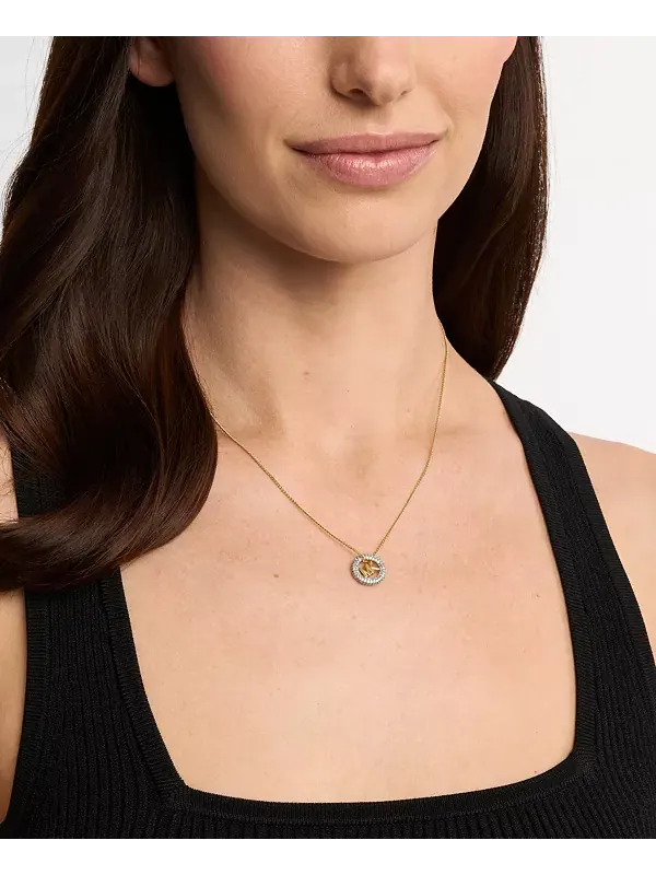 Ожерелье с подвеской-логотипом Pavé Michael Kors — изображение 3 из 4, оттенок золото