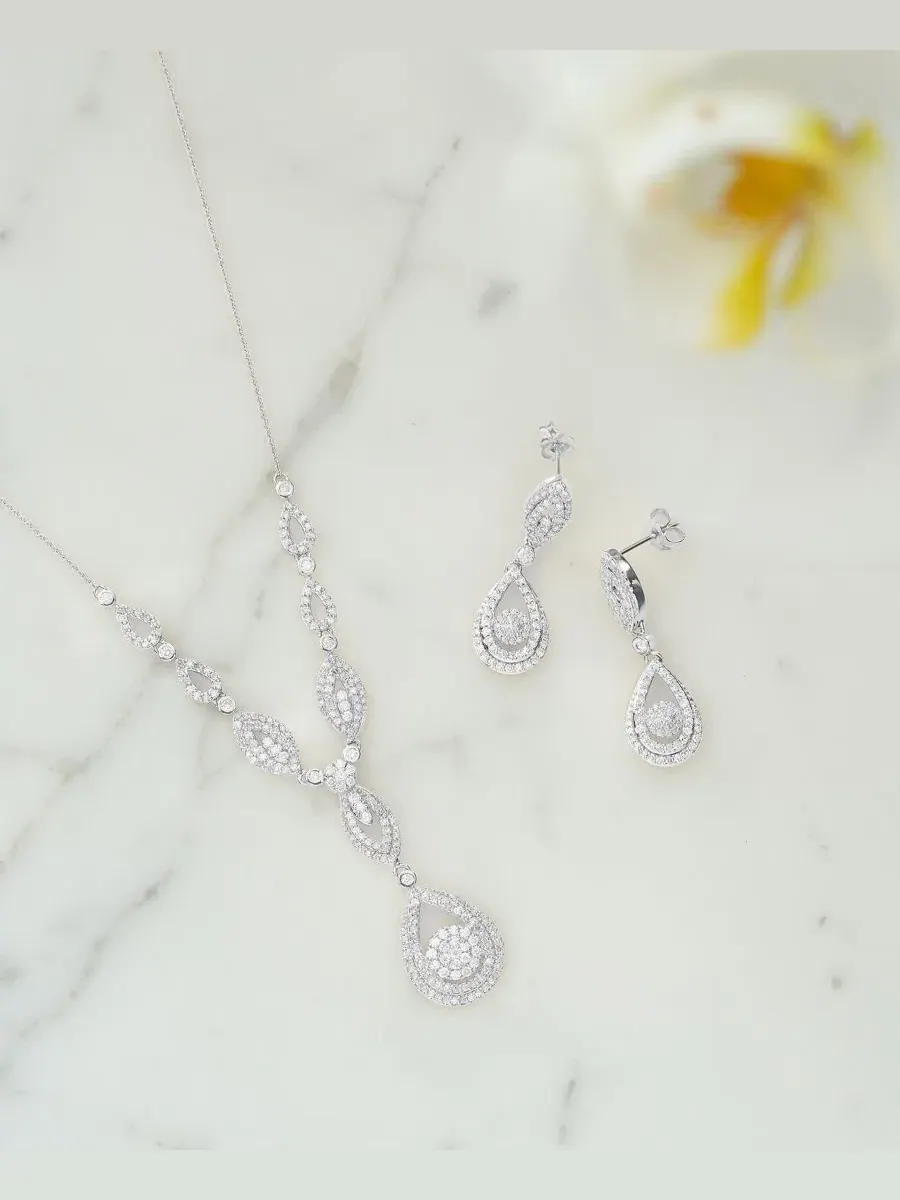 Кулон с бриллиантами в белом золоте 14к, модель Diamond Teardrop-Inspired Jewelry Wrapped in Love — изображение 5 из 5