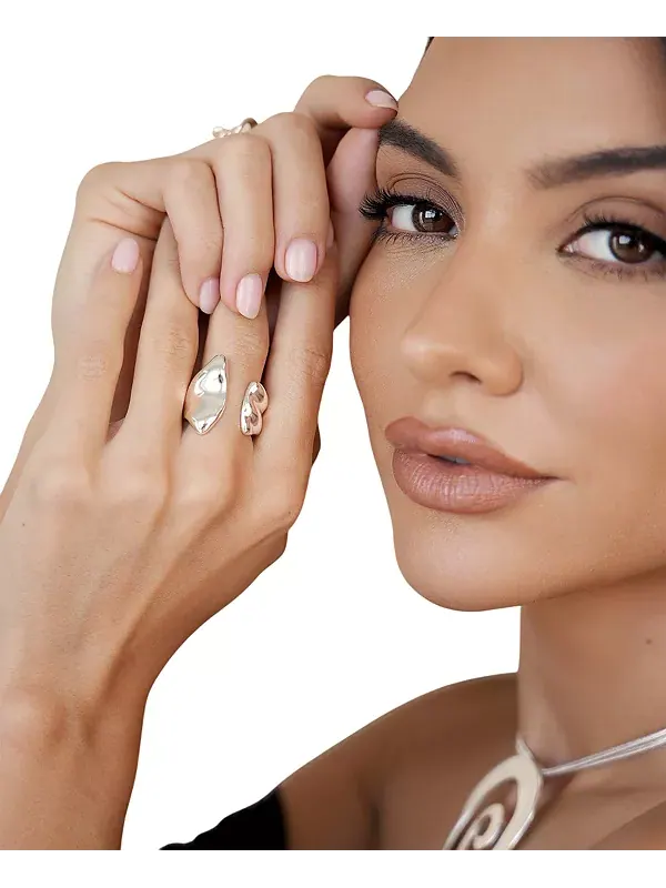 Кольцо Liquid Luxe Ettika — изображение 3 из 3, оттенок серебряный