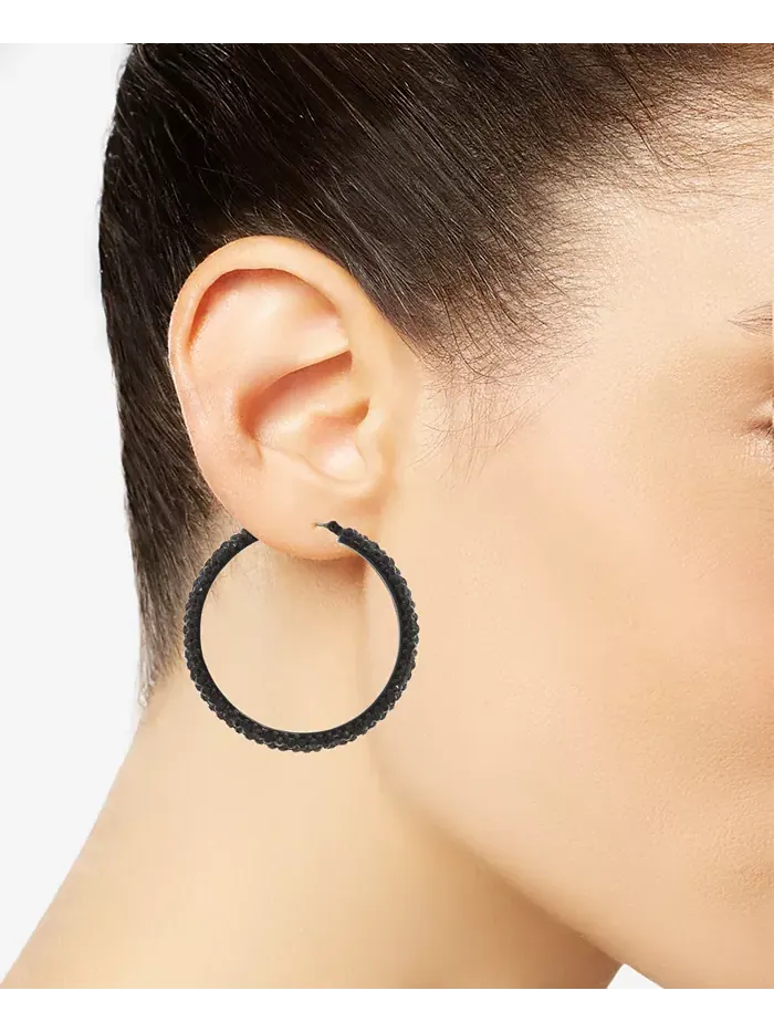Серьги-кольца с микро-паве 1 2/3 дюйма DKNY — изображение 2 из 3, оттенок серый