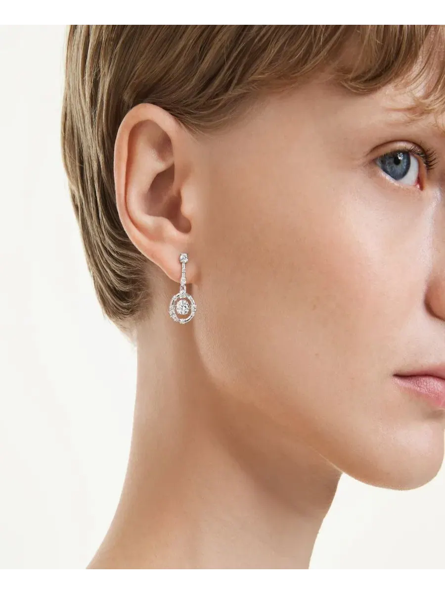 Серьги с родиевым покрытием и танцующими камнями Swarovski — изображение 5 из 6, оттенок серебряный