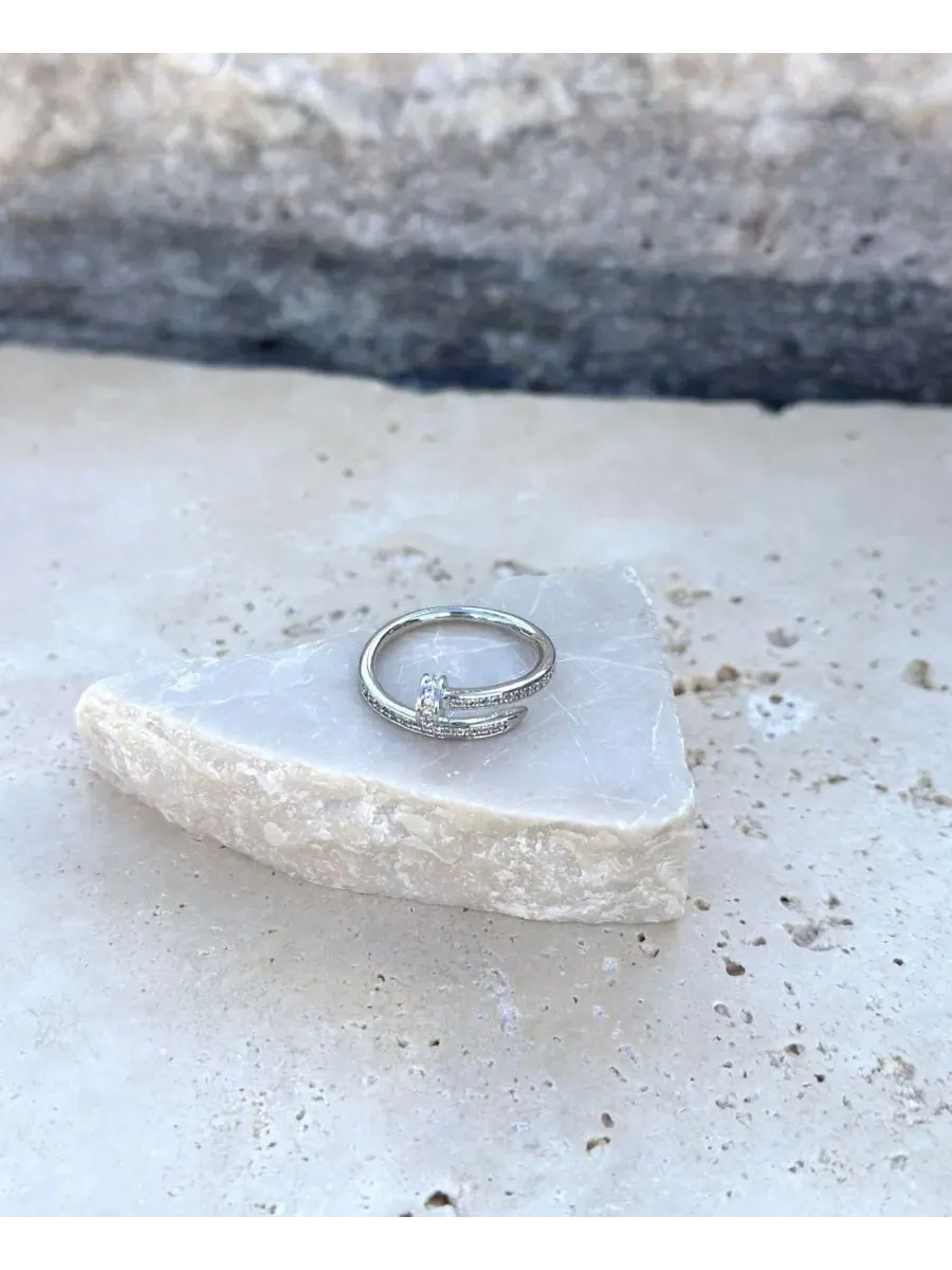 Серебряное кольцо с фианитами Adornia — изображение 3 из 4, оттенок серебряный