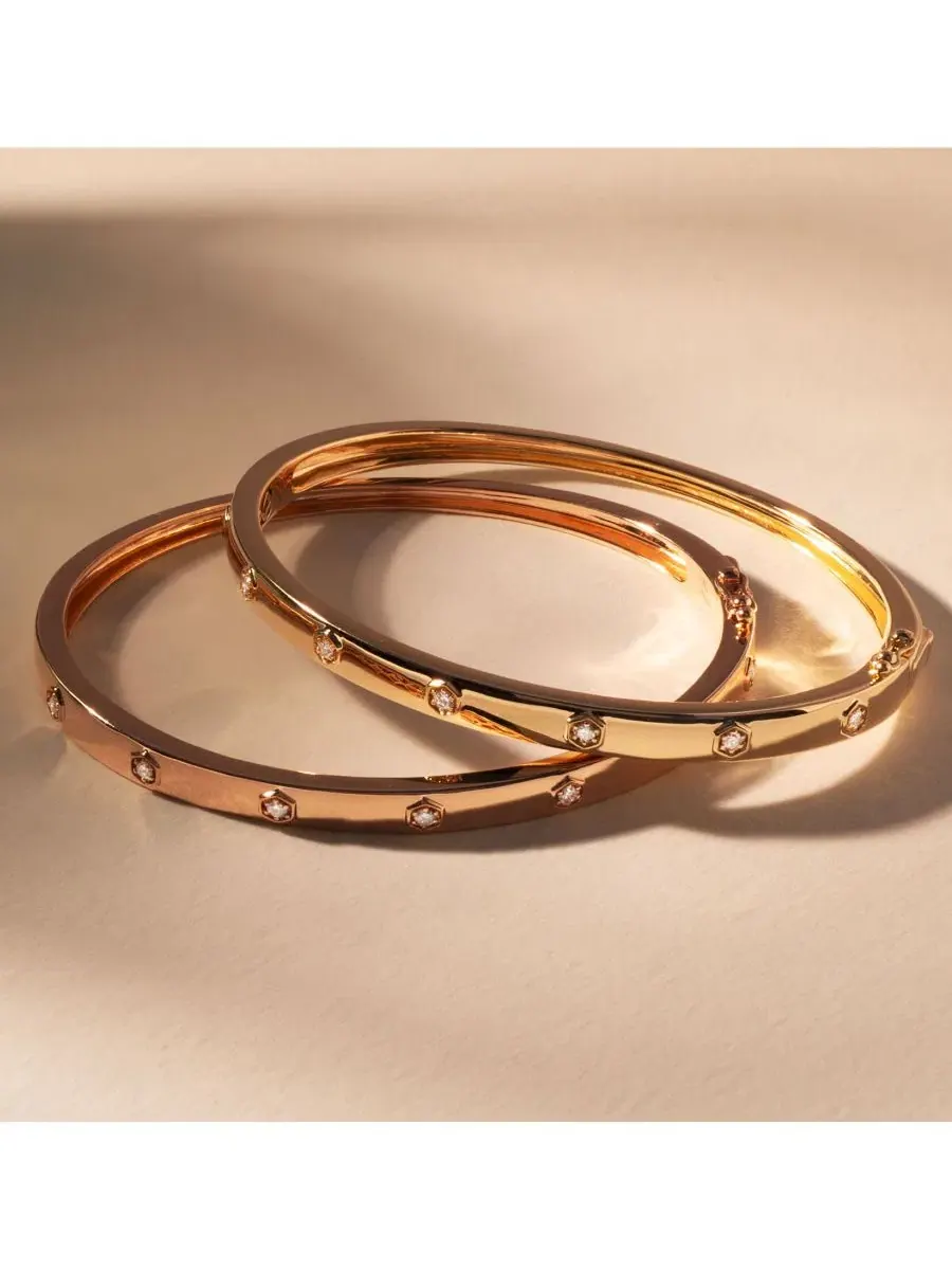 Коллекция Anywear Everywear Nude Diamond Polished Band, Small Hoop Earrings & Bangle Bracelet из — изображение 4 из 7