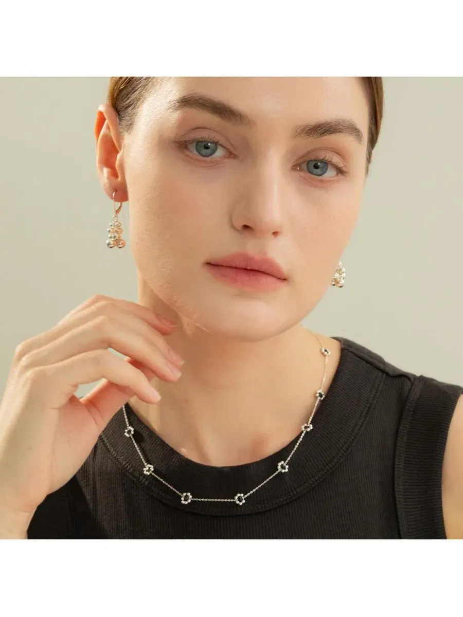 Серебряное колье с ониксом «Дари» в виде цветка Bearfruit Jewelry — изображение 5 из 10, оттенок серебряный
