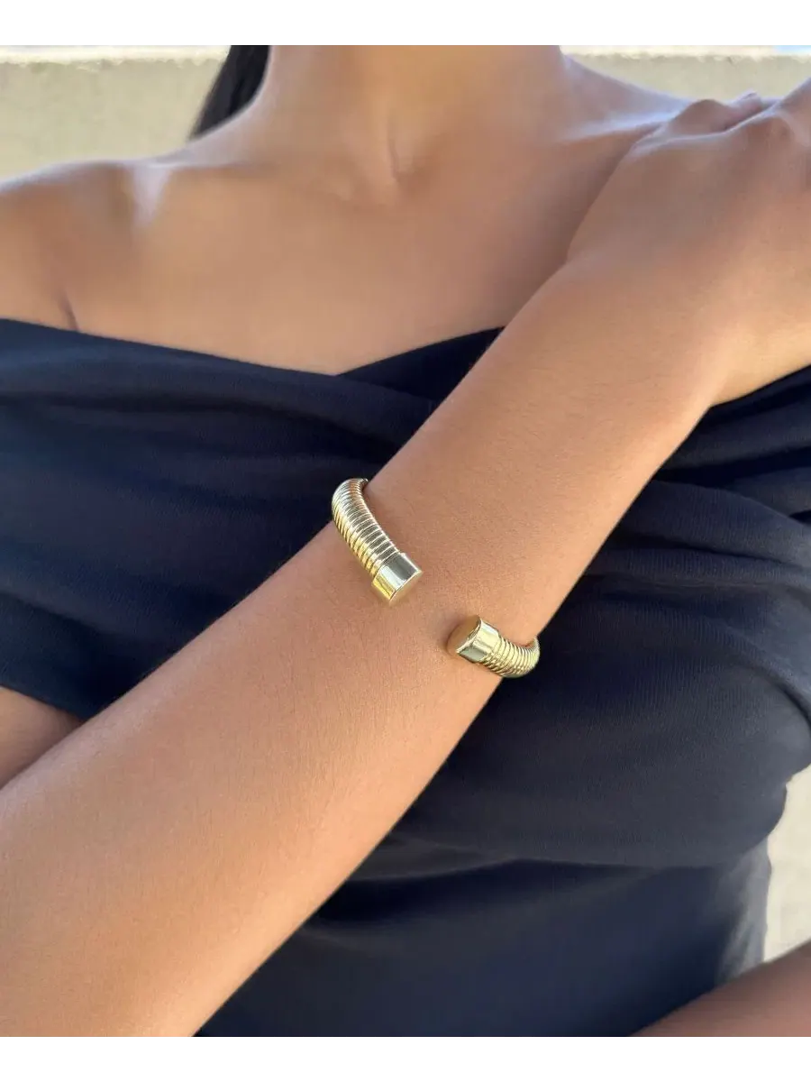 Браслет-манжета Omega Coil ADORNIA — изображение 4 из 4, оттенок золото