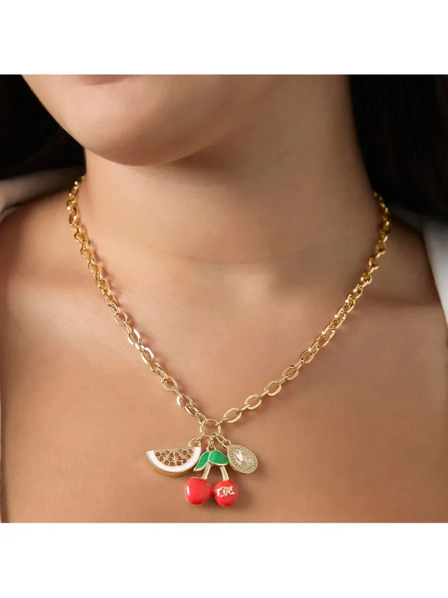 Колье с подвесками-вишней и арбузом Cherry & Watermelon Charm Juicy Couture — изображение 4 из 8, оттенок золото
