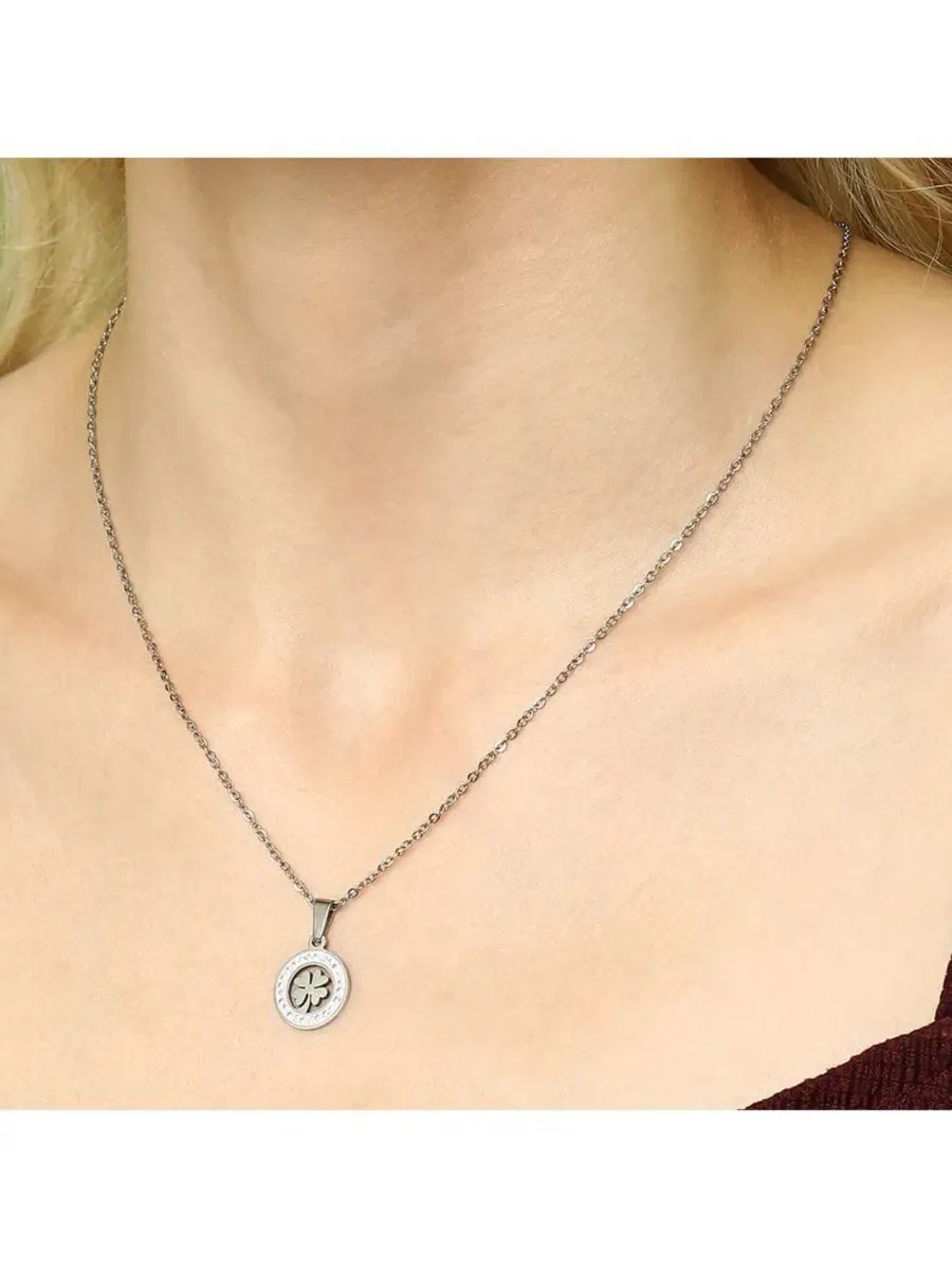 Женское колье-подвеска The Clover Pendant SOHI — изображение 5 из 7, оттенок серебряный