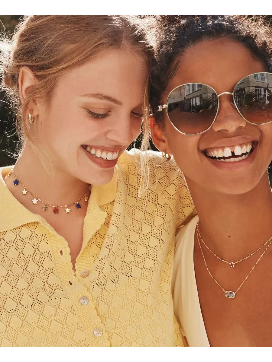 Короткое подвесное колье Elisa USA с покрытием из 14-каратного золота Kendra Scott — изображение 4 из 4