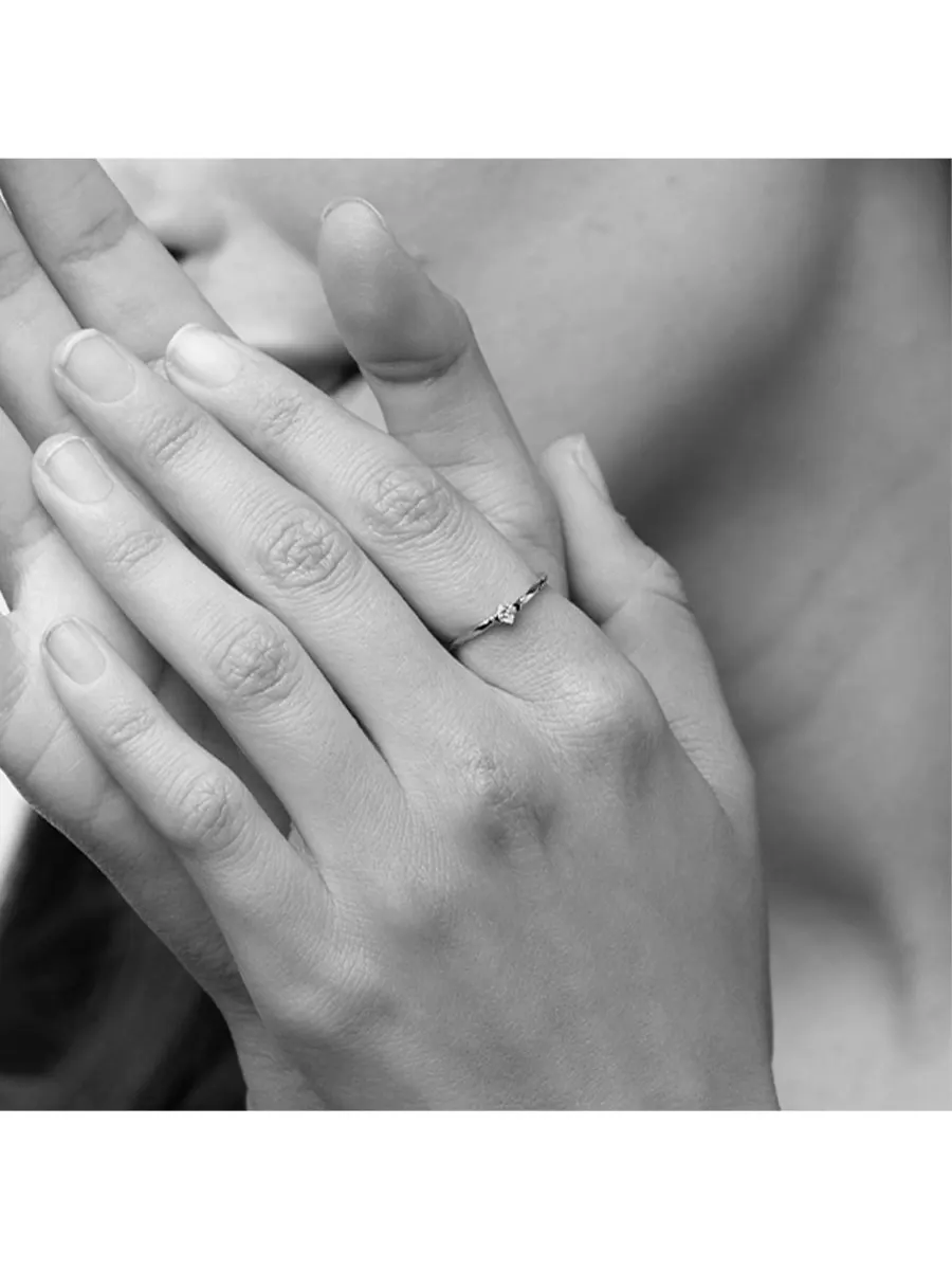 Тонкое кольцо с кристаллом-солитером, легкое, простое, минималистичное Bearfruit Jewelry — изображение 2 из 6