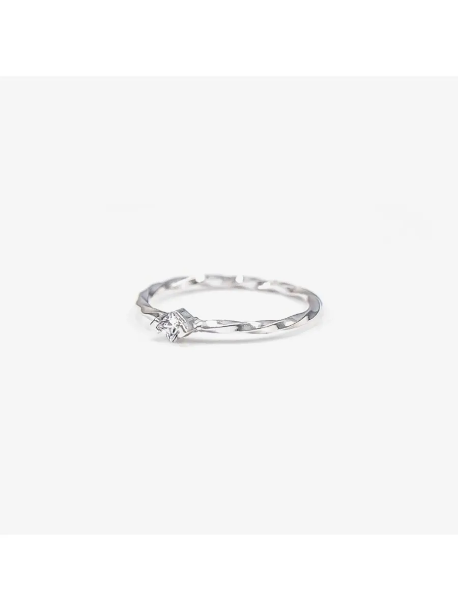 Тонкое кольцо с кристаллом-солитером, легкое, простое, минималистичное Bearfruit Jewelry — изображение 4 из 6