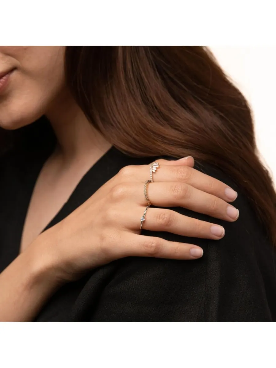 Тонкое кольцо с кристаллом-солитером, легкое, простое, минималистичное Bearfruit Jewelry — изображение 6 из 6