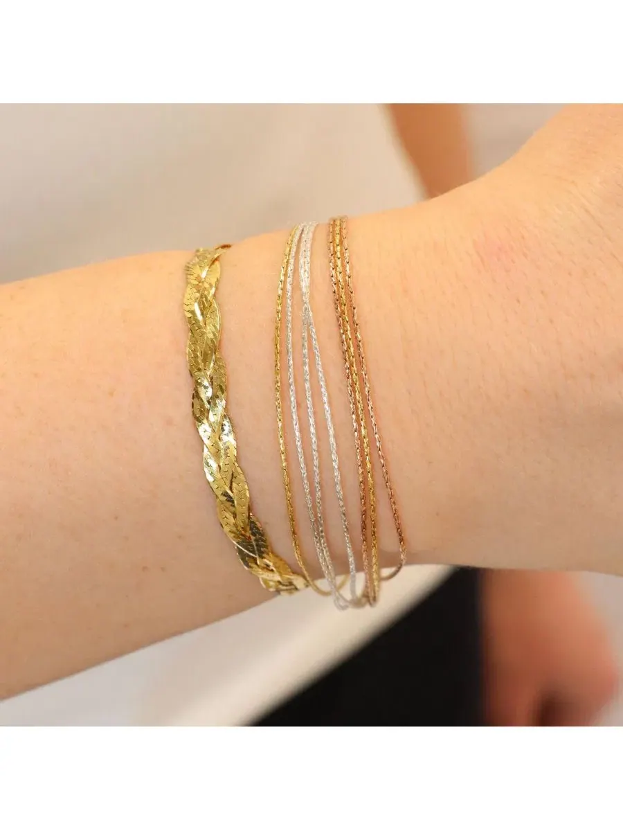 Браслет Tricolor Seven Strand 14K Gold-Plated Sterling Silver The Lovery — изображение 2 из 3, оттенок золотистый