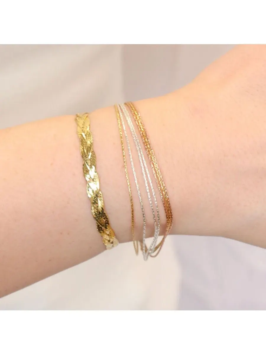 Браслет Tricolor Seven Strand 14K Gold-Plated Sterling Silver The Lovery — изображение 3 из 3, оттенок золотистый