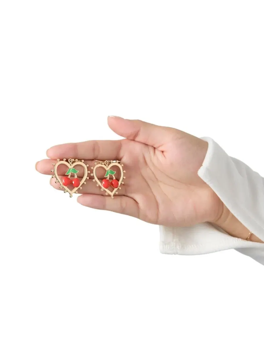 Серьги-подвески с сердечками и вишнями Cherry Heart Drop Juicy Couture — изображение 5 из 8, оттенок золото
