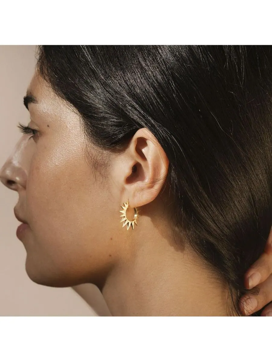 Серьги-кольца в форме звезды с эффектом свечения Satya Jewelry — изображение 2 из 3, оттенок нет цвета