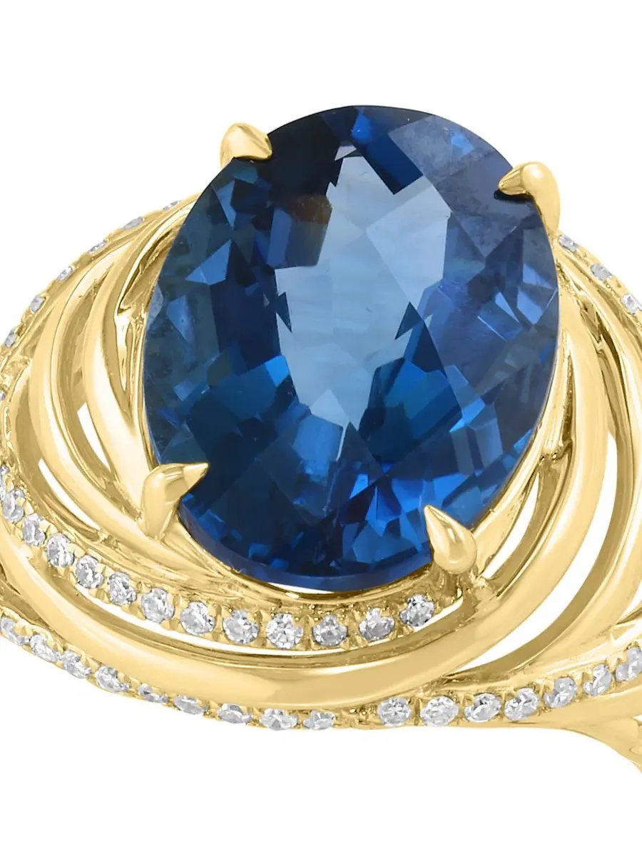 Кольцо с овальным топазом London Blue (7 ct. t.w.) и бриллиантами (3/8 ct. t.w.) в золоте поверх — изображение 2 из 3