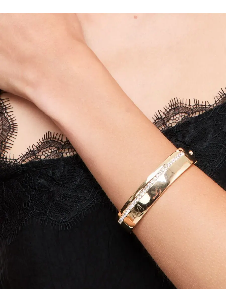 Браслет-манжета с кубическим цирконием Pavé Cubic Zirconia Bangle On 34th — изображение 3 из 3, оттенок золото