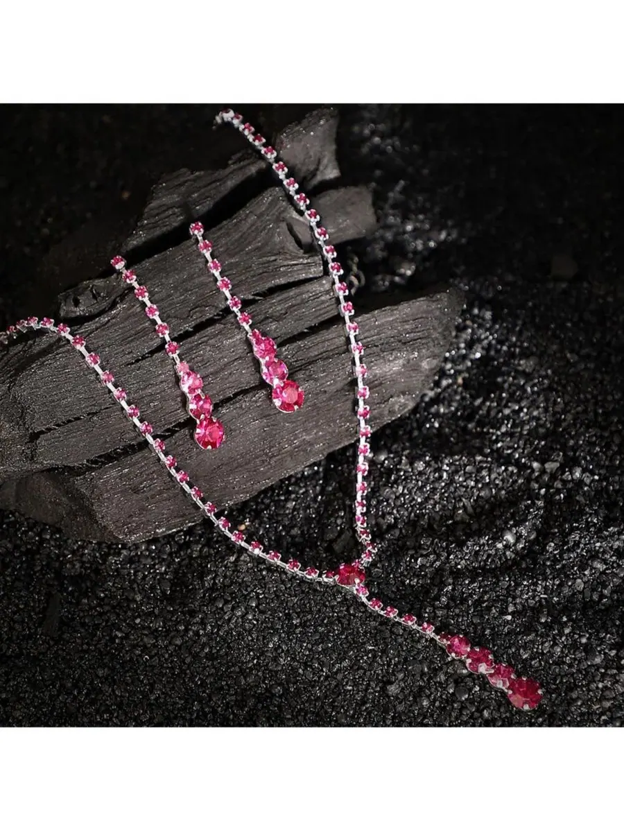 Женский набор украшений с ожерельем и серьгами The Dainty-Bling Jewellery Set SOHI — изображение 2 из 8, оттенок розовый