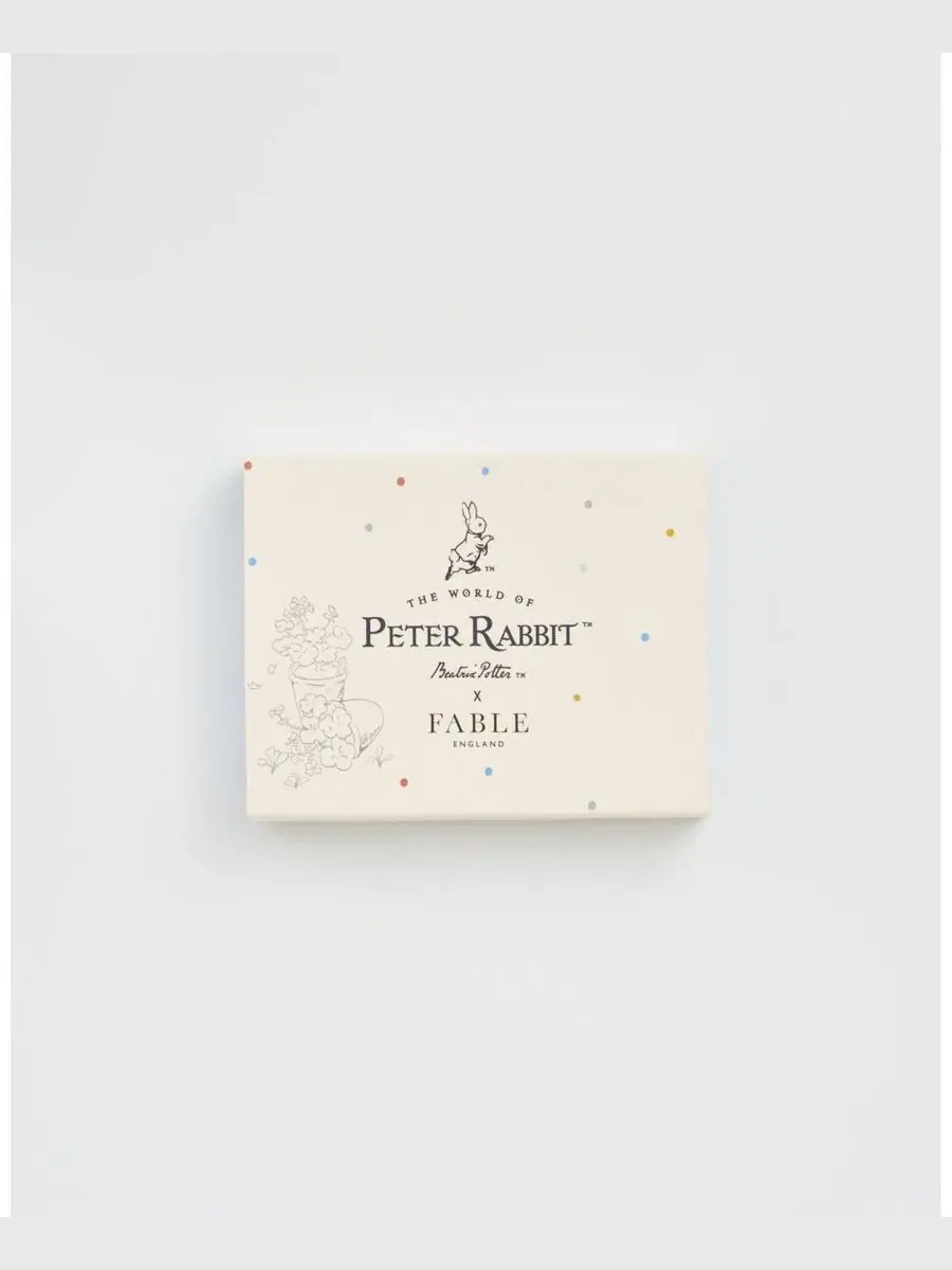 Серьги-пусеты с подвеской Peter Rabbit Carrot Charm Fable England — изображение 5 из 5, оттенок золото