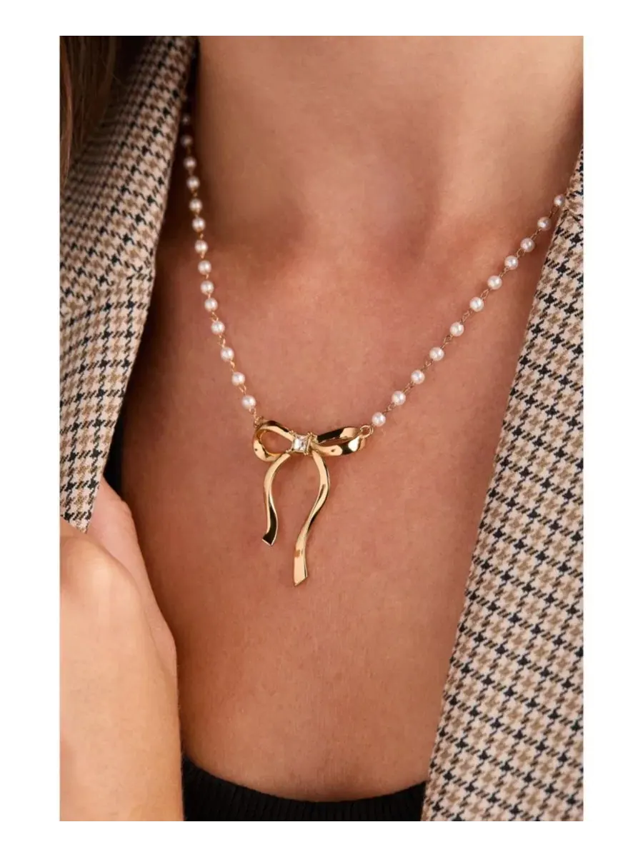 Жемчужное колье с бантом Bow Pearl Coquette Necklace Alex and Ani — изображение 3 из 3, оттенок нет цвета