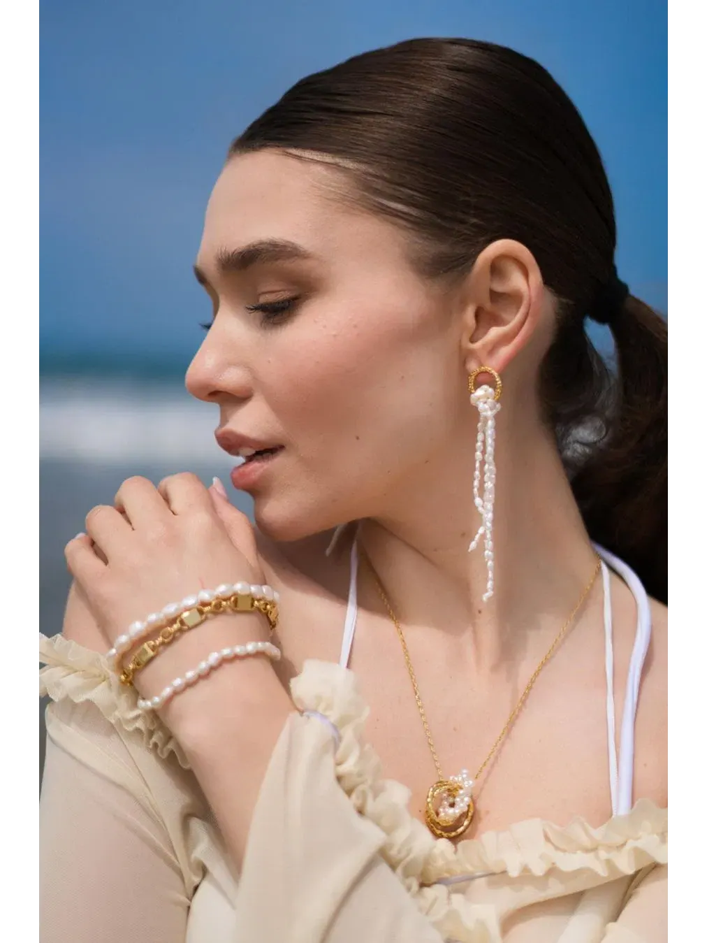 Серьги-кисти с жемчугом Nina Gold Hoop Bead Pearl Tassel Earrings Classicharms — изображение 3 из 8, оттенок золото