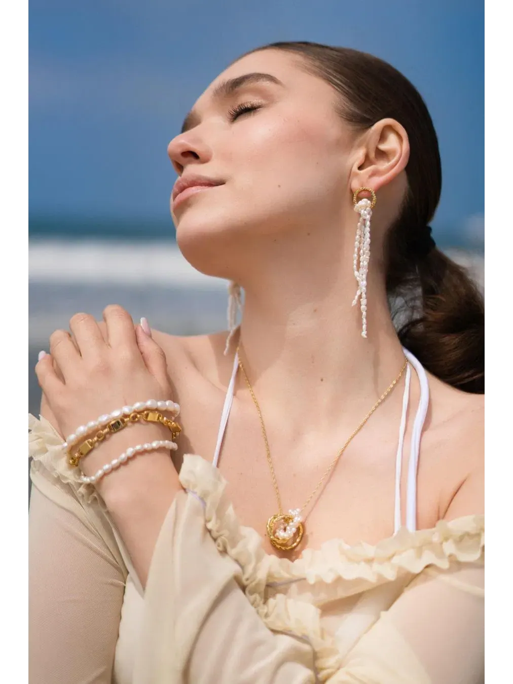 Серьги-кисти с жемчугом Nina Gold Hoop Bead Pearl Tassel Earrings Classicharms — изображение 4 из 8, оттенок золото