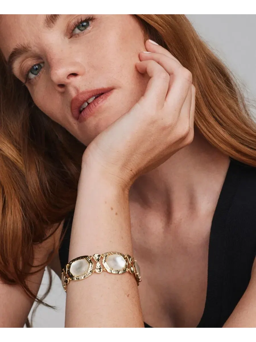 Браслет-манжета с имитацией жемчуга и тигровым принтом Daphne Kendra Scott — изображение 3 из 7