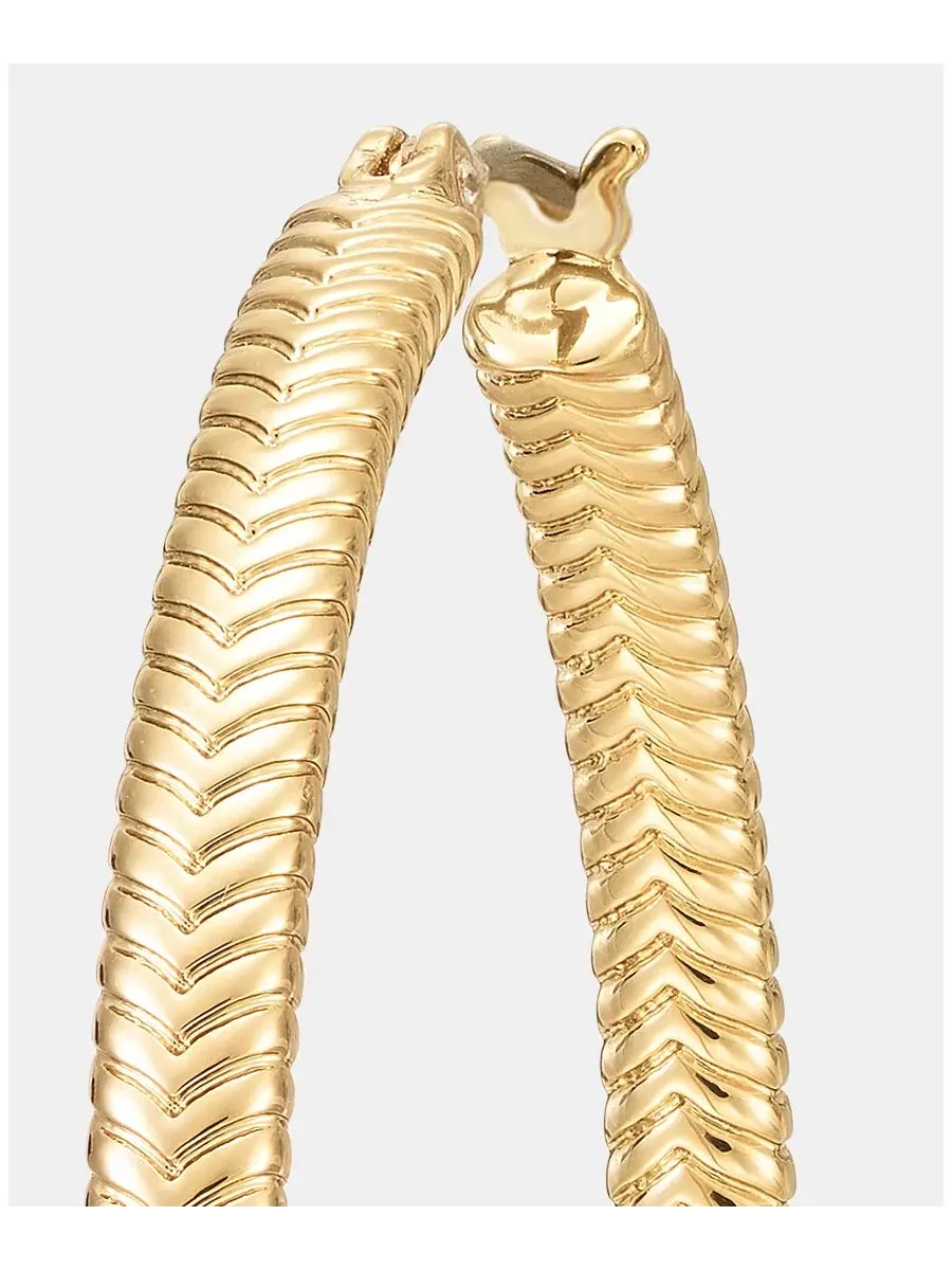 Серьги-кольца с овальной текстурой Lauren Ralph Lauren — изображение 4 из 4, оттенок золото