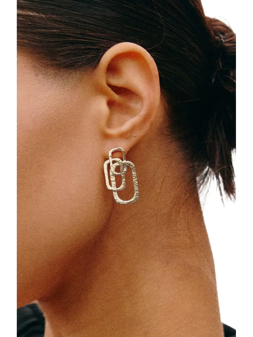 Серьги в виде римской дуги Retro Chic — изображение 2 из 3, оттенок серебряный