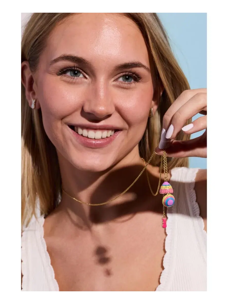 Кулон в виде пасхального яйца Peeps на цепочке Alex And Ani — изображение 5 из 5, оттенок нет цвета