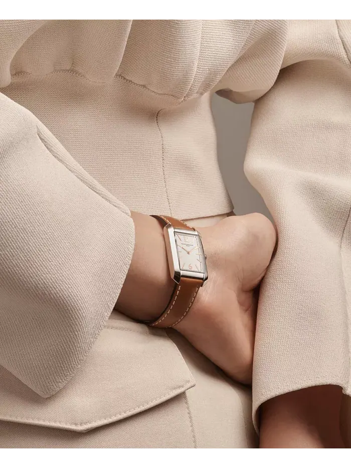 Женские наручные часы Swiss Hampton с коричневым кожаным ремешком, 22x35 мм Baume & Mercier — изображение 5 из 7
