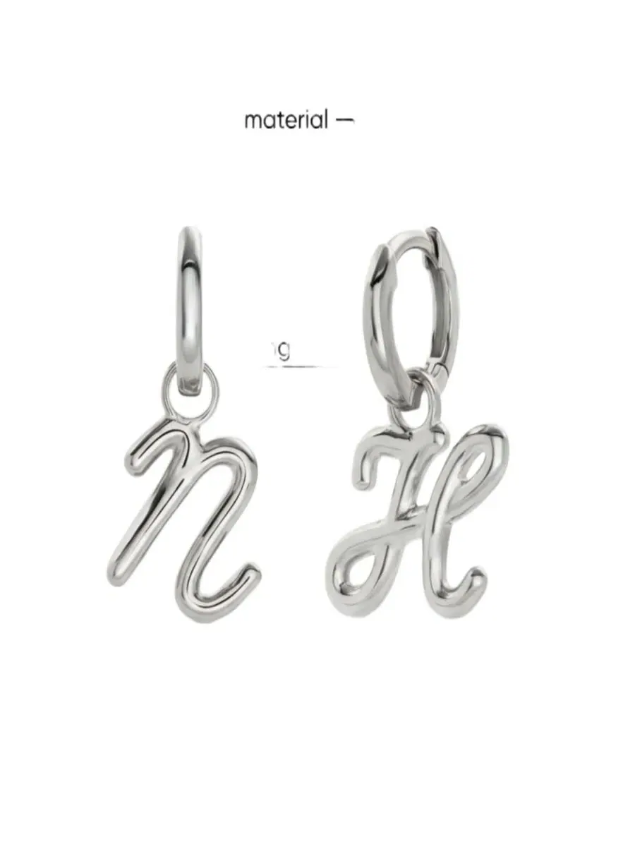 Серьги-пусеты с подвеской-буквой Mini Signature Initial Oak & Luna, Letter O — изображение 2 из 6